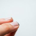 Envenenamiento por metales pesados: El peligro de morder objetos de zinc o plomo