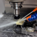 Продление срока службы СОЖ Adeco: методы очистки и регенерации в производственных условиях